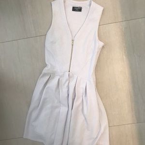 White Guess dress with pockets & statement zipper